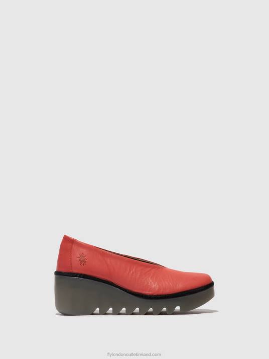 Slip-on Shoes BESO246 Women V00W642 RASPBERRY Fly London